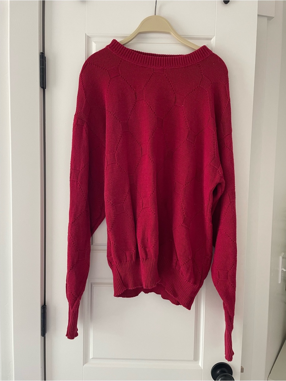 Vintage London Fog Red Crewneck Sweater with Subtle Knit Pattern